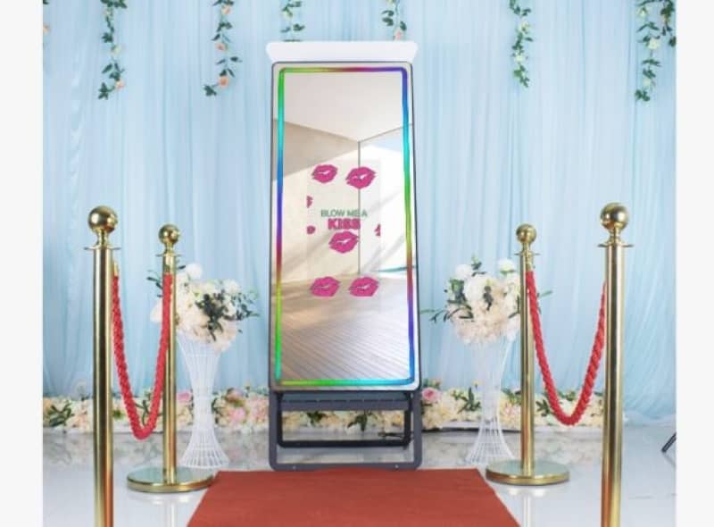 mirror photo booth